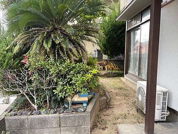 敷地内南東側