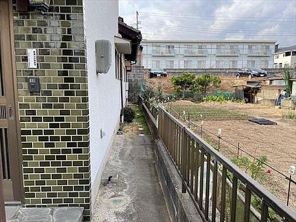 敷地内北東側