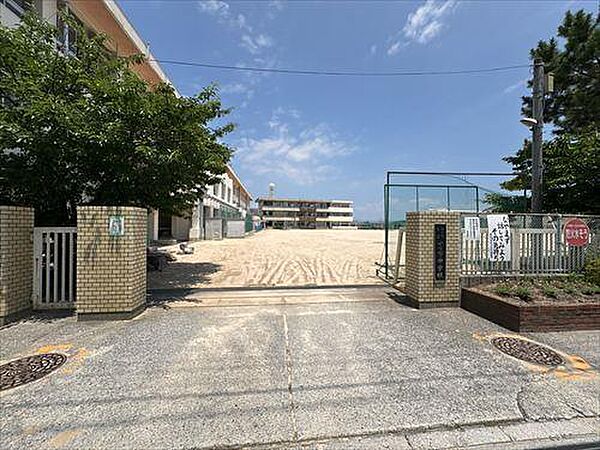 廿日市市立廿日市中学校　740m