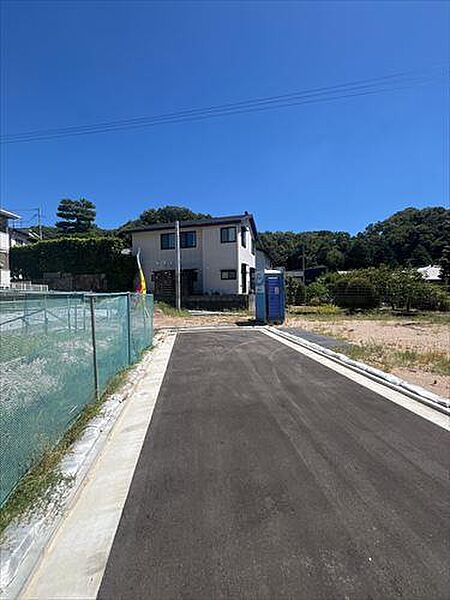 前面私道（2026年8月撮影）