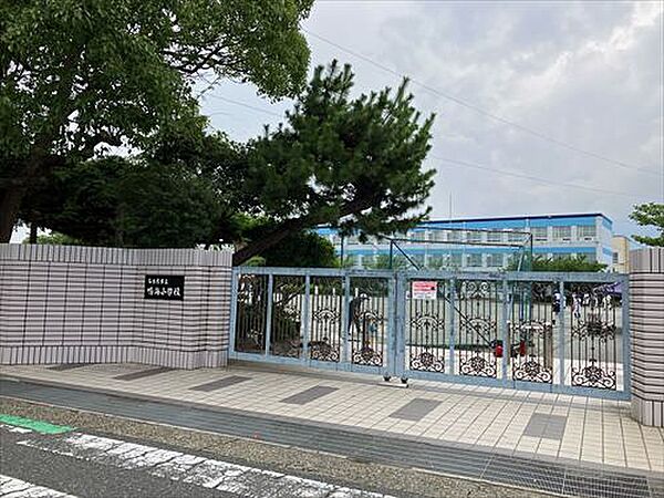 名古屋市立鳴海小学校まで940m