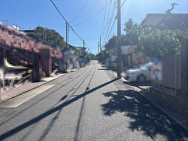 前面道路（2025年10月撮影）