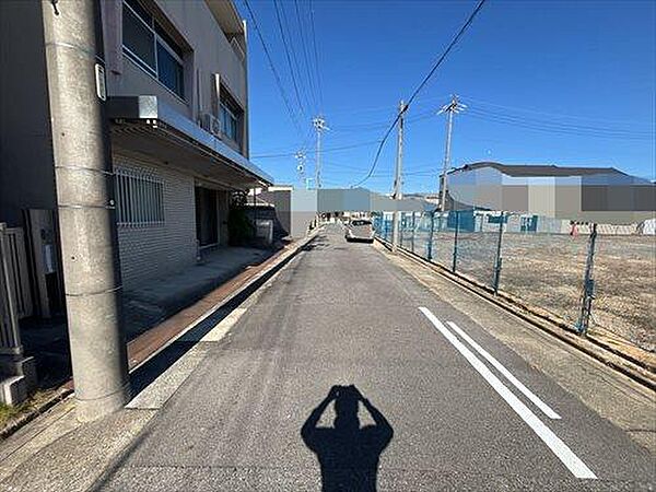 前面道路（2025年11月撮影）