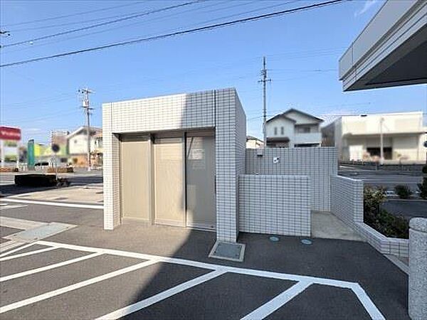 ゴミ置き場（可燃ごみ玄関収集サービス有）