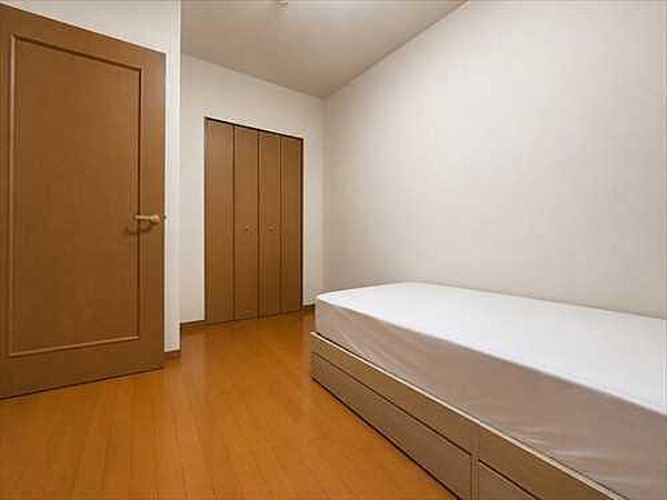 洋室（5.2帖）