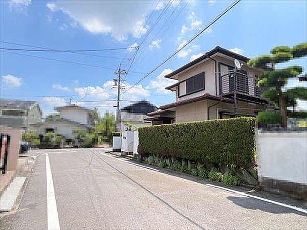 北西側前面道路（2026年7月撮影）-2