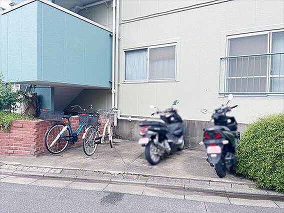 バイク置き場
