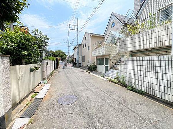 【現地前面道路2025年7月撮影】