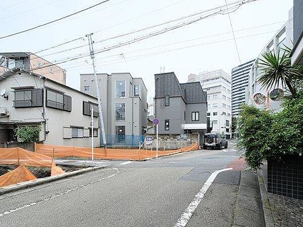 前面道路（撮影 2026.06）