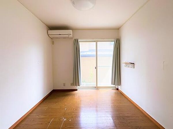 1F洋室4.5帖