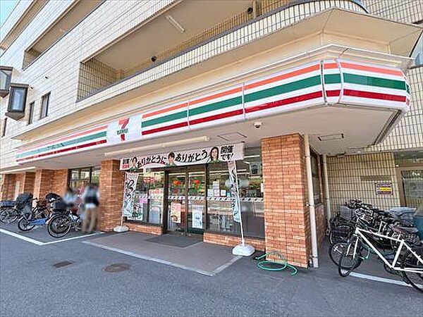 セブンイレブン戸田新曽南店 370m