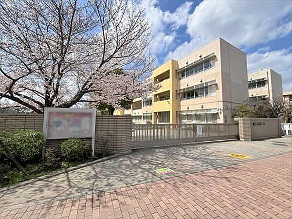 練馬区立光和小学校 490m