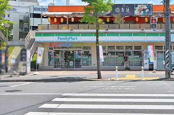 ファミリーマート藤が丘駅南口店350m