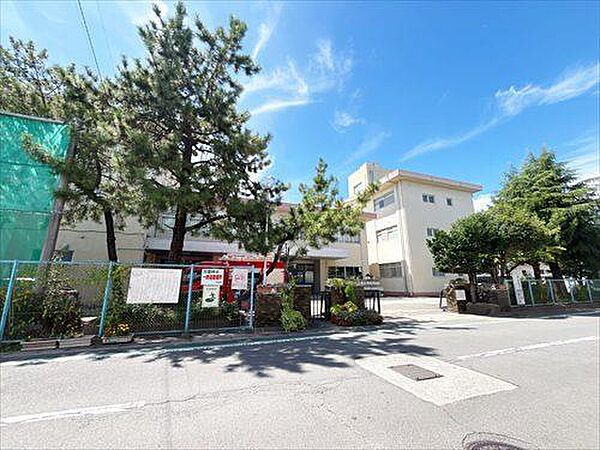 小田原市立泉中学校まで1380m