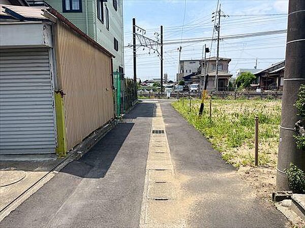 南側前面道路2（2025年6月撮影）