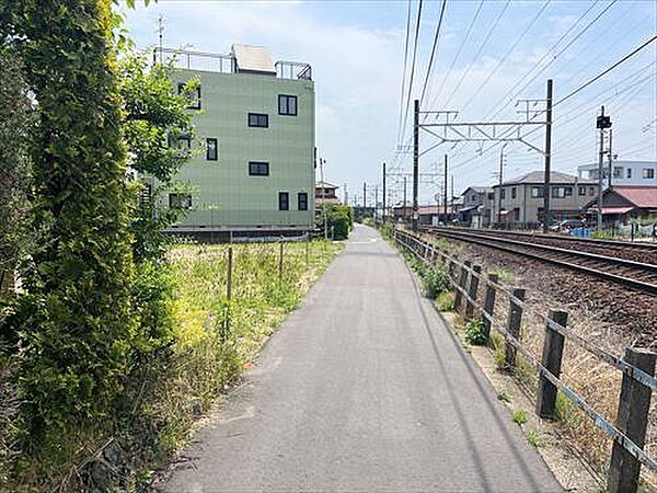 北西側前面道路1（2025年6月撮影）