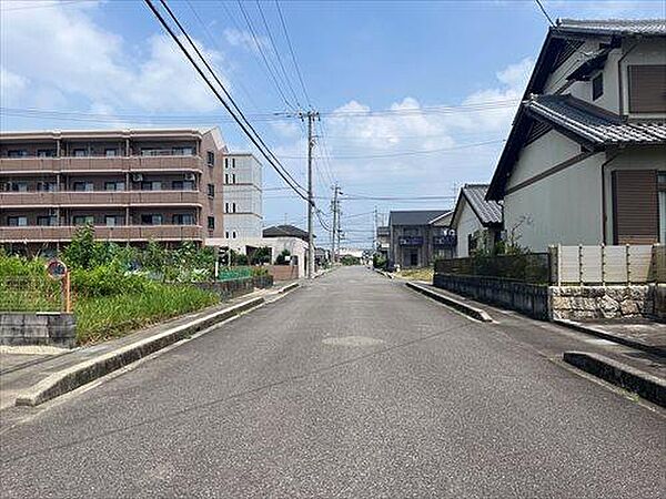 前面道路（南側から撮影）-1