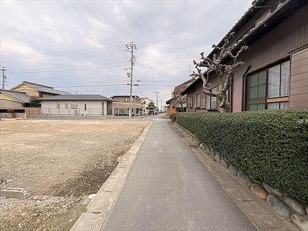 南側前面道路