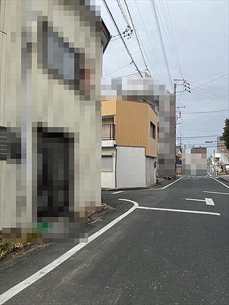 現地東側前面道路（2026年2月撮影）