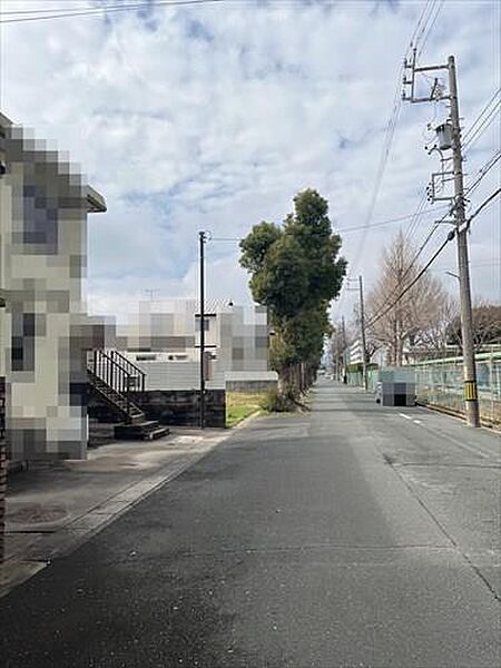 現地北側前面道路（2026年2月撮影）