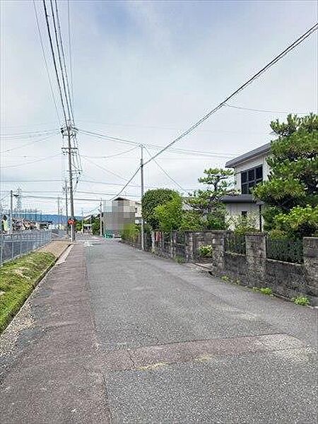 南側前面道路