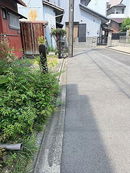 北側前面道路（東側から撮影）-1