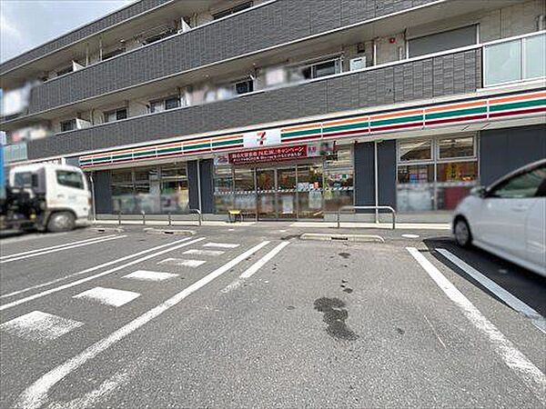 セブンイレブン市川高谷1丁目店570m