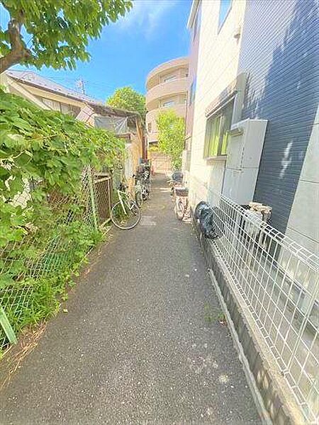 東側の通路