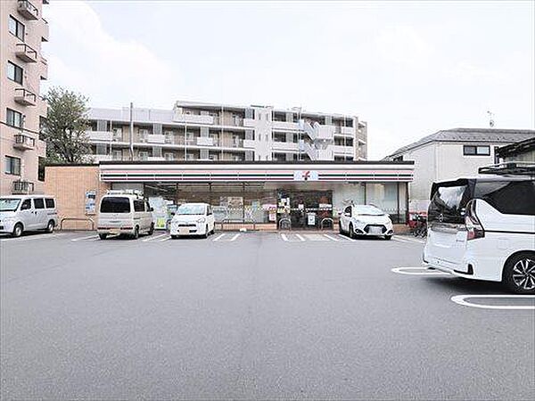 セブンイレブン横浜東寺尾1丁目店330m