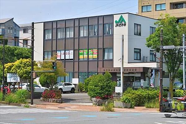 JAさがみ大庭支店まで690m