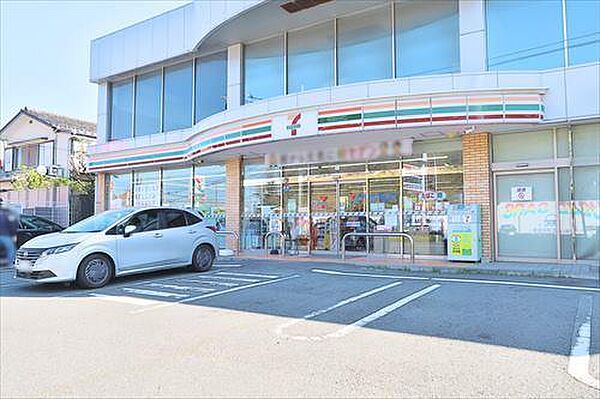 セブンイレブン横浜上中里町店130m