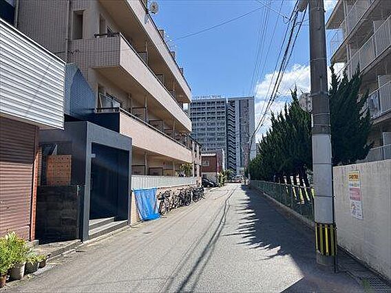 北西側道路