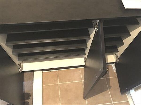 下足入