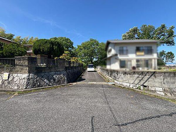 南東側道路