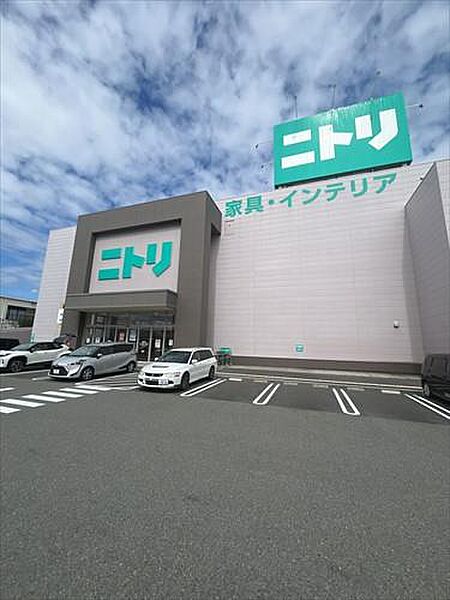 ニトリ広島宇品店まで830m