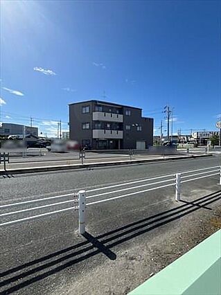 外観　北西側道...