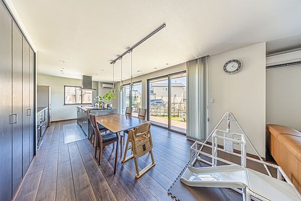 家具・調度品は価格に含まれません