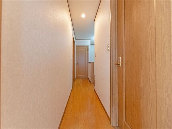 家具調度品は価格に含まれません。