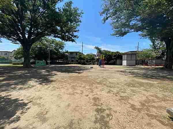 緑丘公園 350m