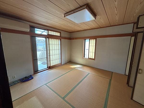 家具・調度品は価格に含まれません