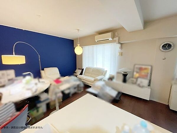 家具・調度品は価格に含まれません