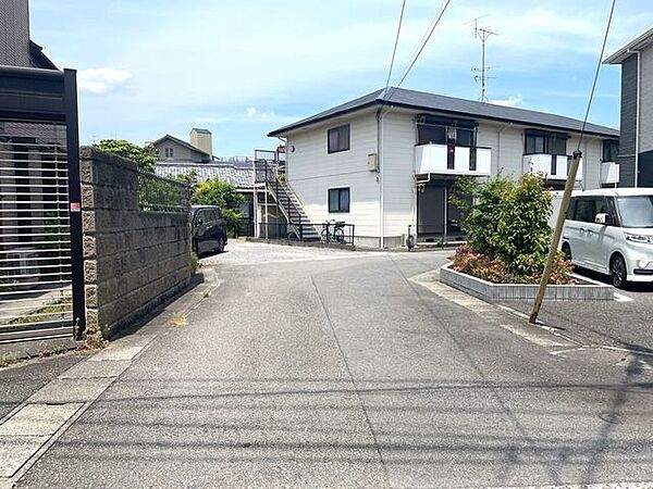 東側道路