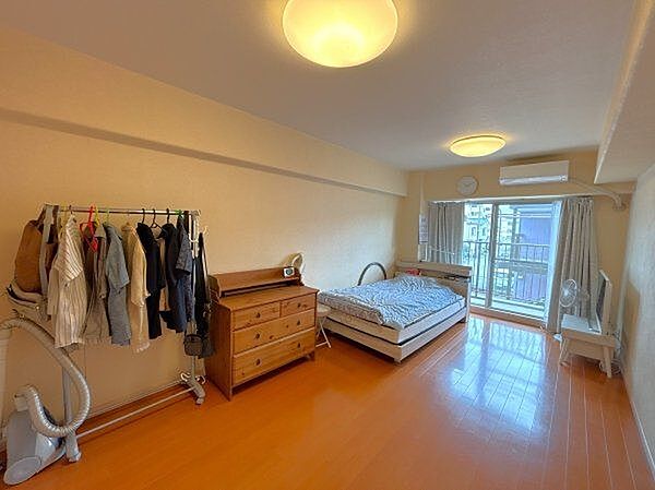 10畳の寝室※家具・調度品は価格に含まれません。