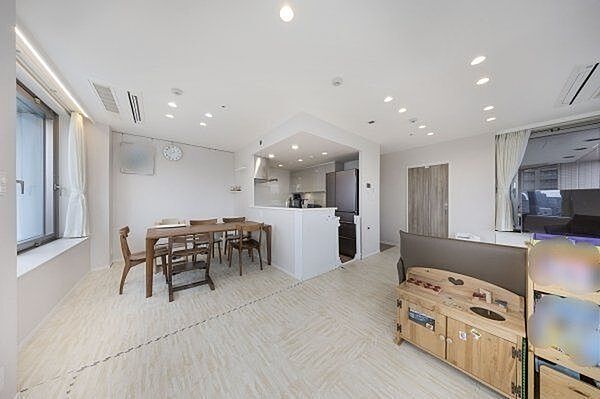 家具・調度品は価格に含まれません