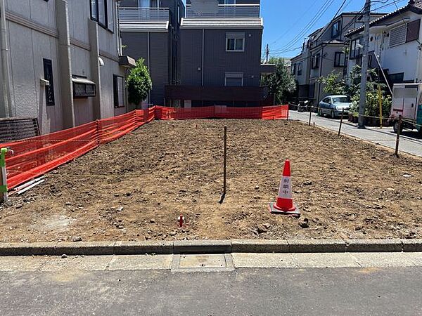 北側から