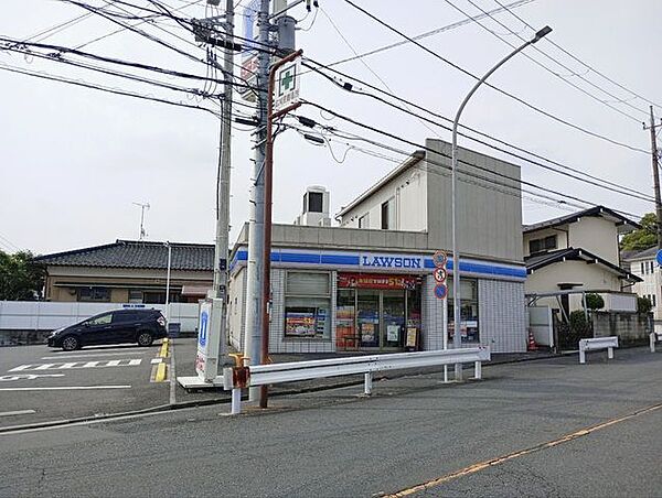 ローソン横浜永田台店 490m