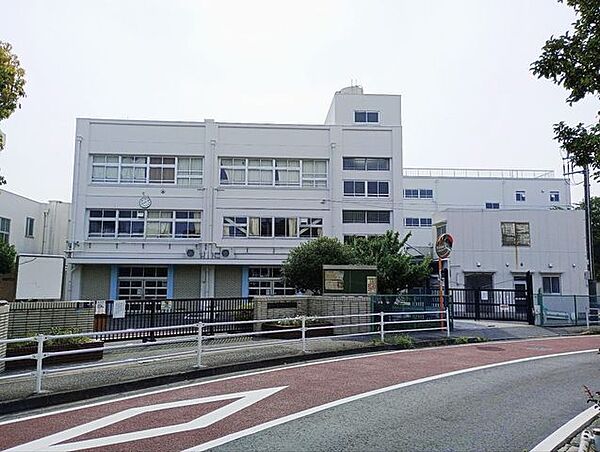 六つ川台小学校 430m