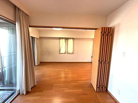 (照明・カーテンは価格に含まれます)