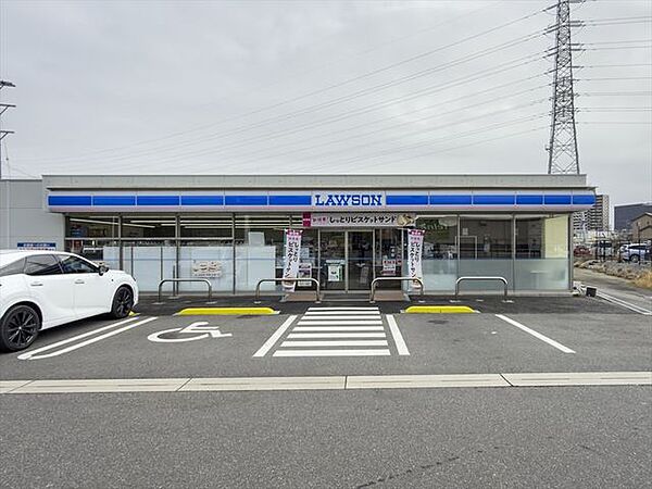 ローソン安城和泉店徒歩7分 540m