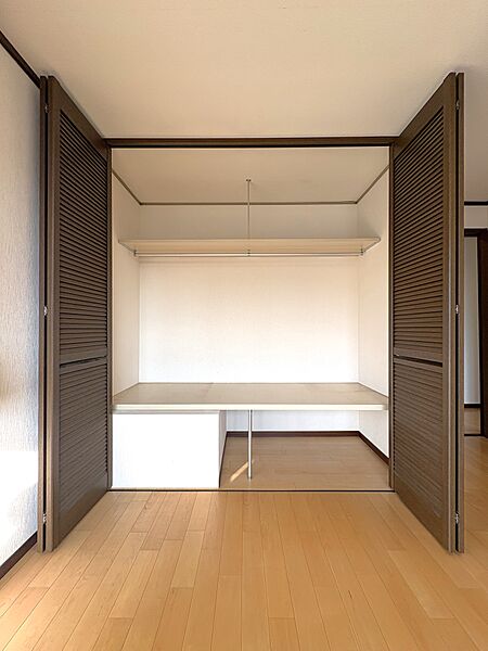 　大型クローゼット（南西側洋室約8．9帖）